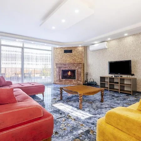 With Private Pool And Garden In Kartepe *