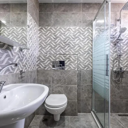 With Private Pool And Garden In Kartepe Izmit