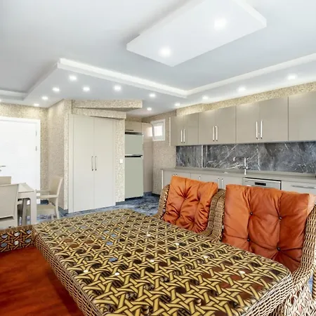 With Private Pool And Garden In Kartepe