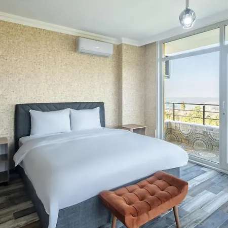 Vakantiehuis With Private Pool And Garden In Kartepe Izmit