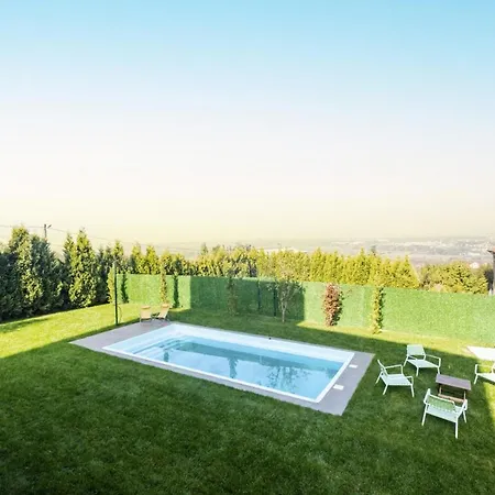 With Private Pool And Garden In Kartepe Casa de Férias Izmit